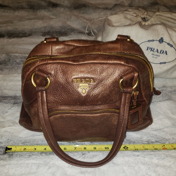 Authentic Prada handbag - Picture 3 of 16